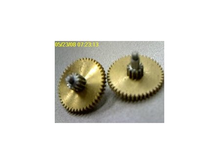 Set of toothed wheels for coaxial system