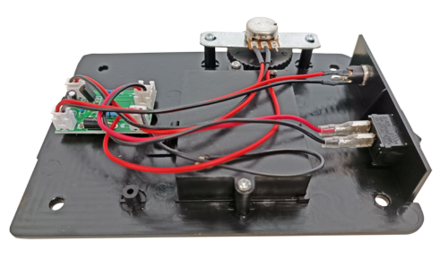 Bodemplaat BMS 036 met bedrading en elektronica